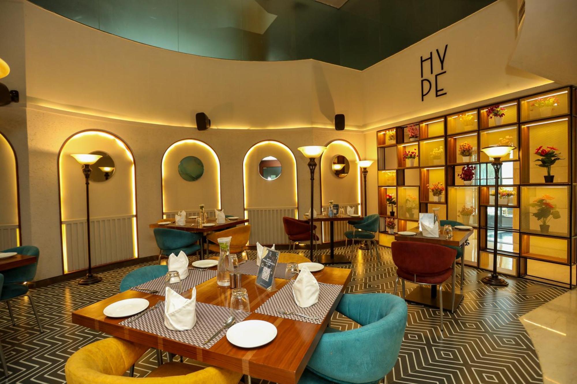 Hyphen Business Hotel ノイダ エクステリア 写真