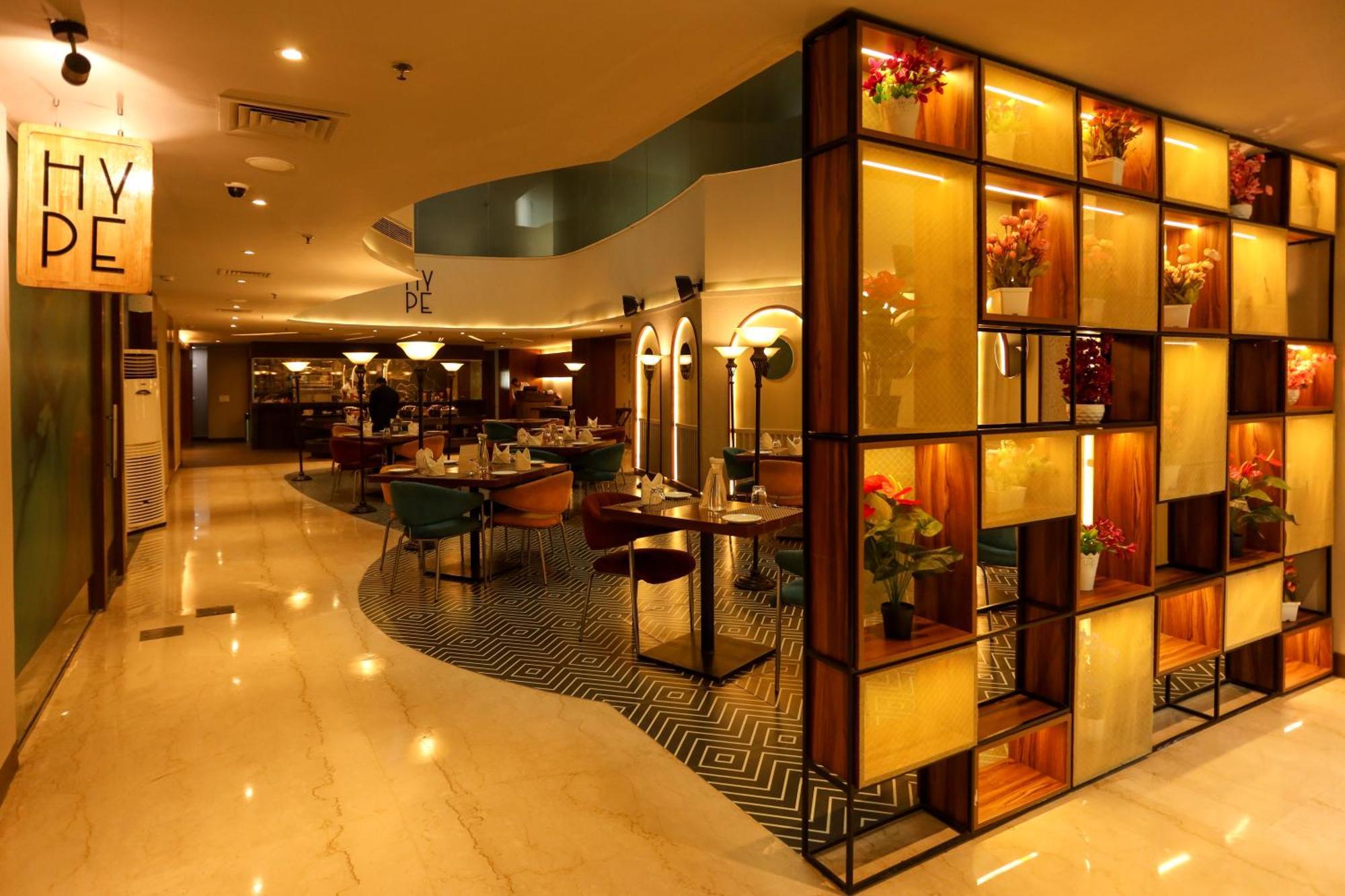 Hyphen Business Hotel ノイダ エクステリア 写真