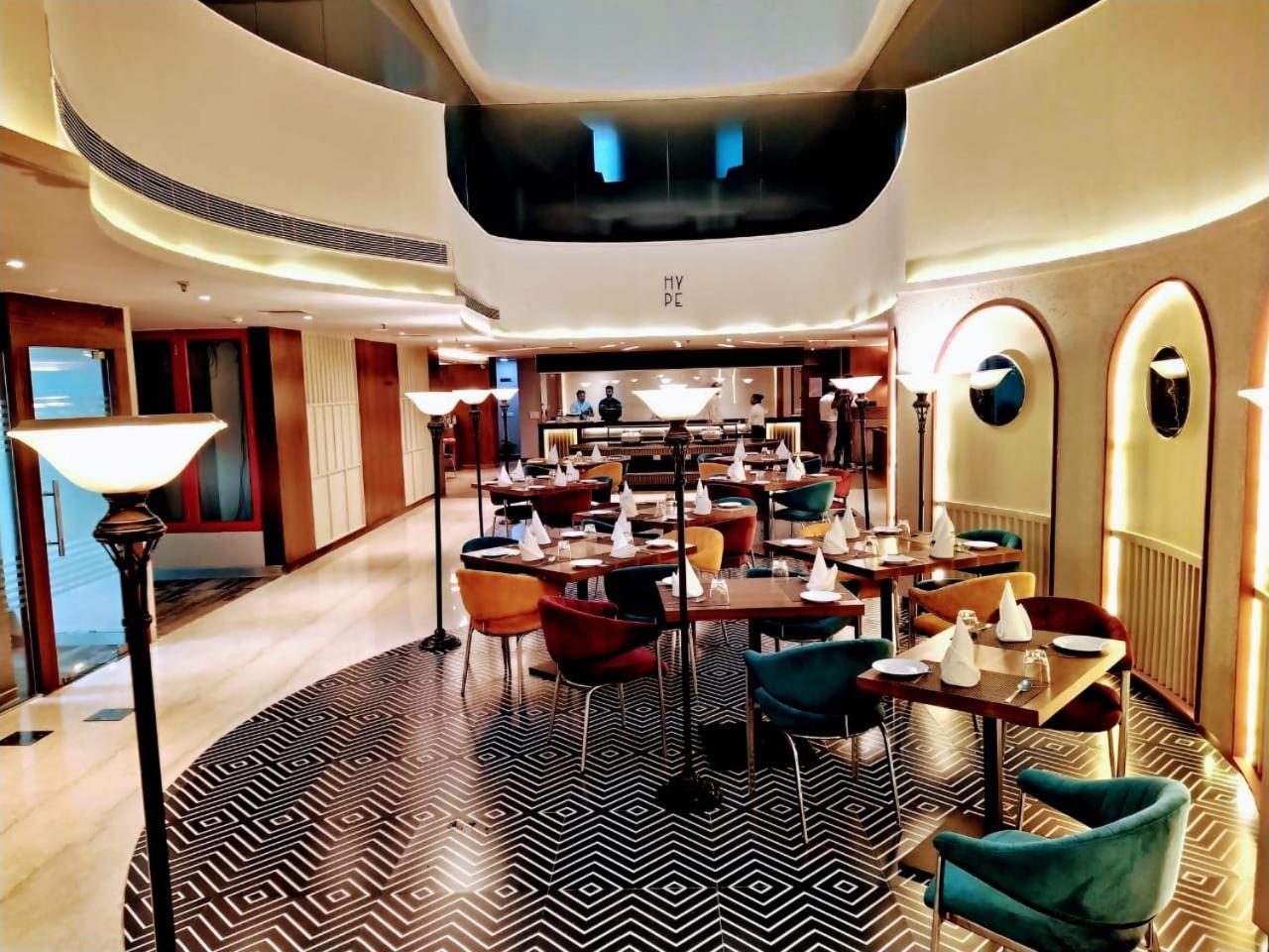 Hyphen Business Hotel ノイダ エクステリア 写真
