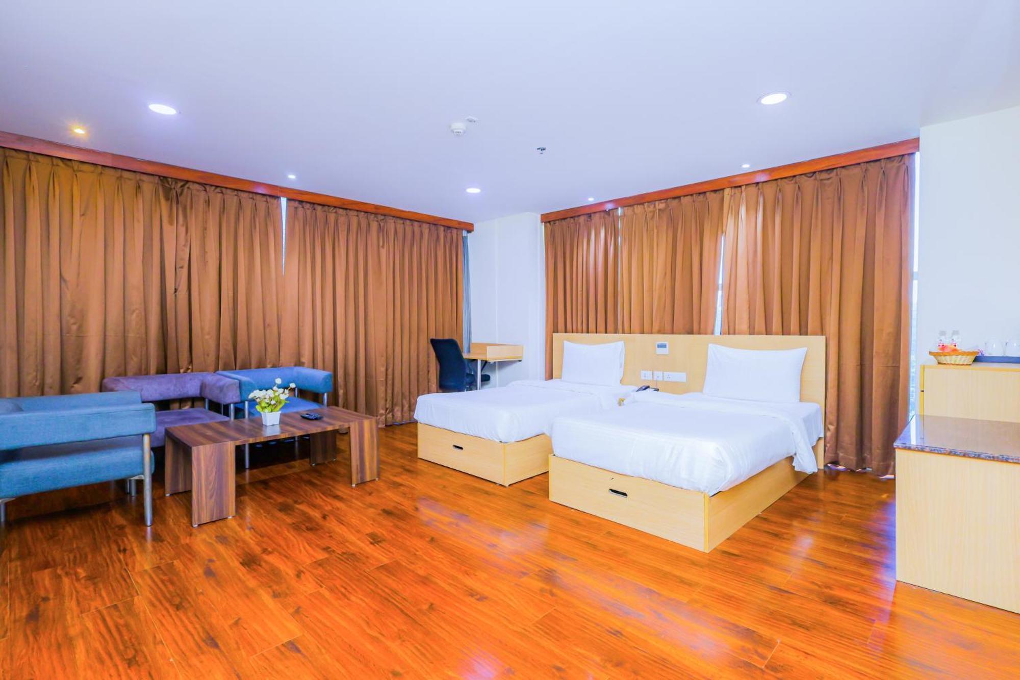 Hyphen Business Hotel ノイダ エクステリア 写真