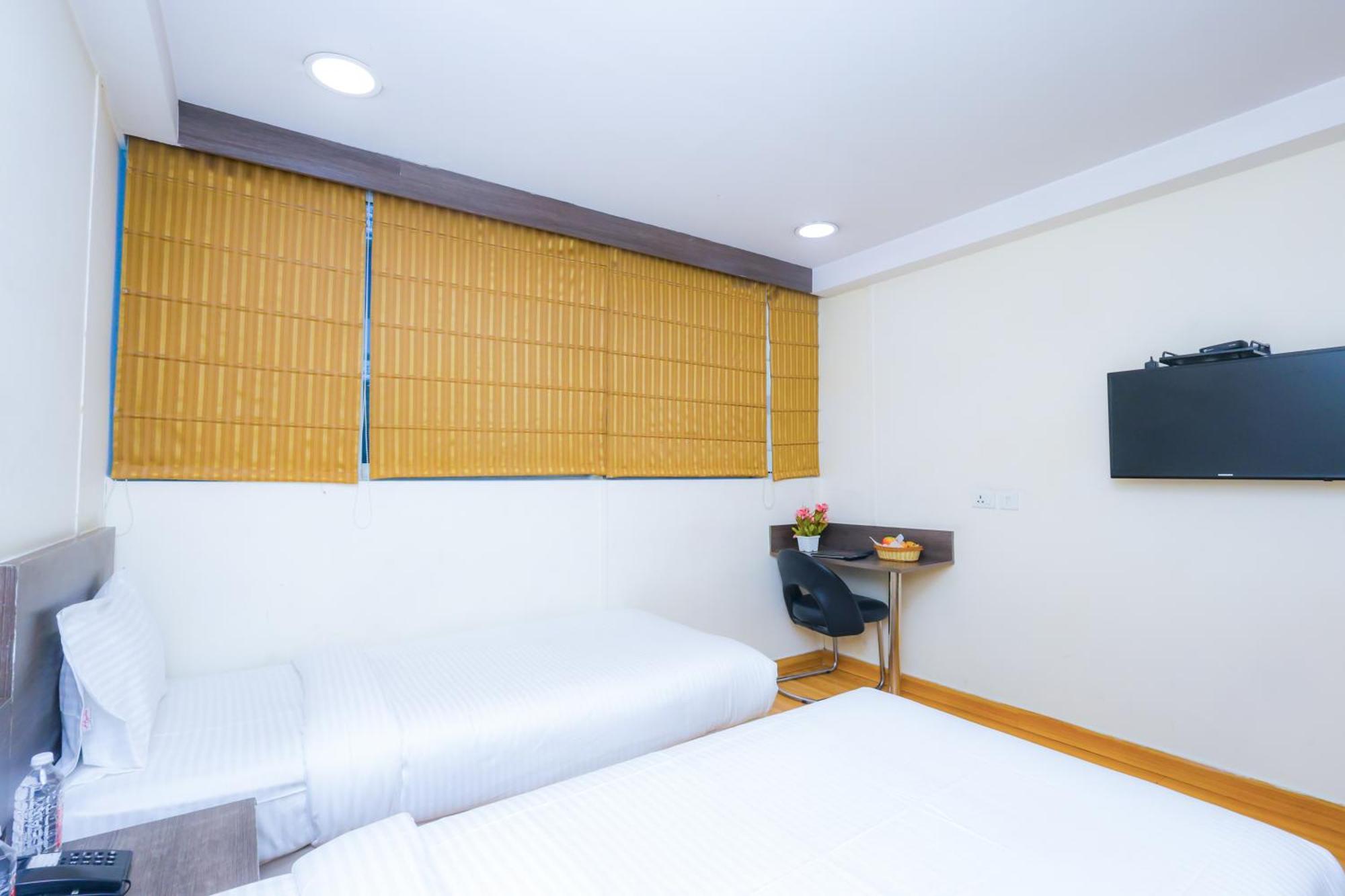 Hyphen Business Hotel ノイダ エクステリア 写真