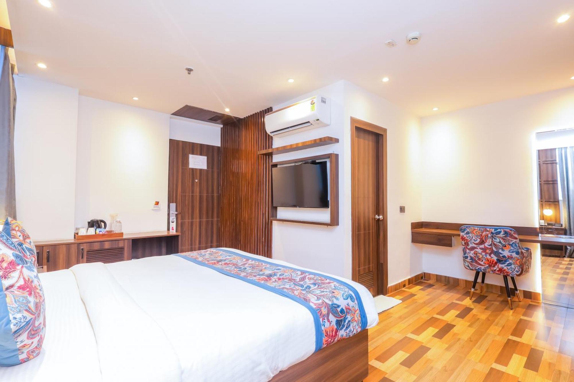 Hyphen Business Hotel ノイダ エクステリア 写真