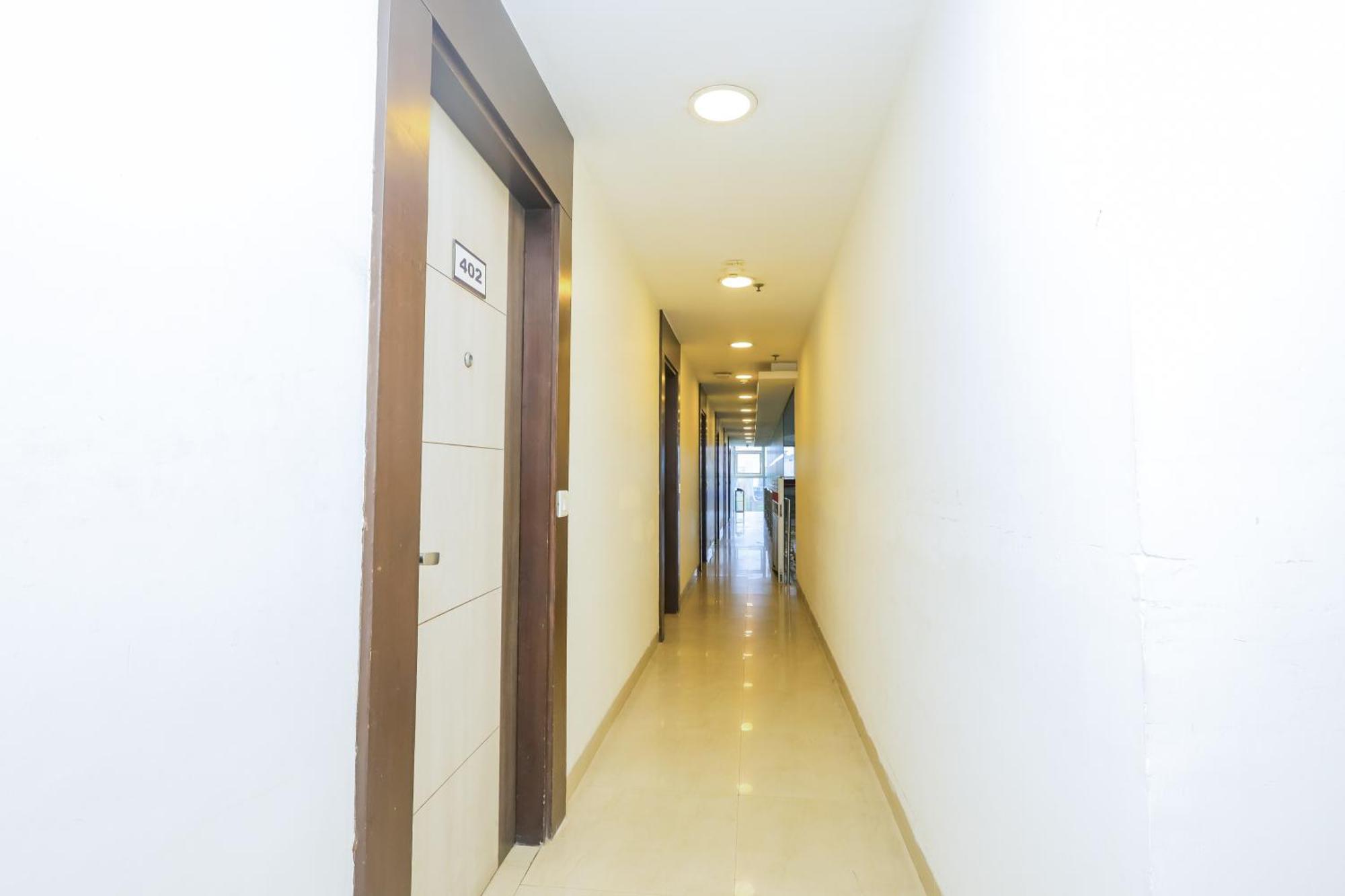 Hyphen Business Hotel ノイダ エクステリア 写真