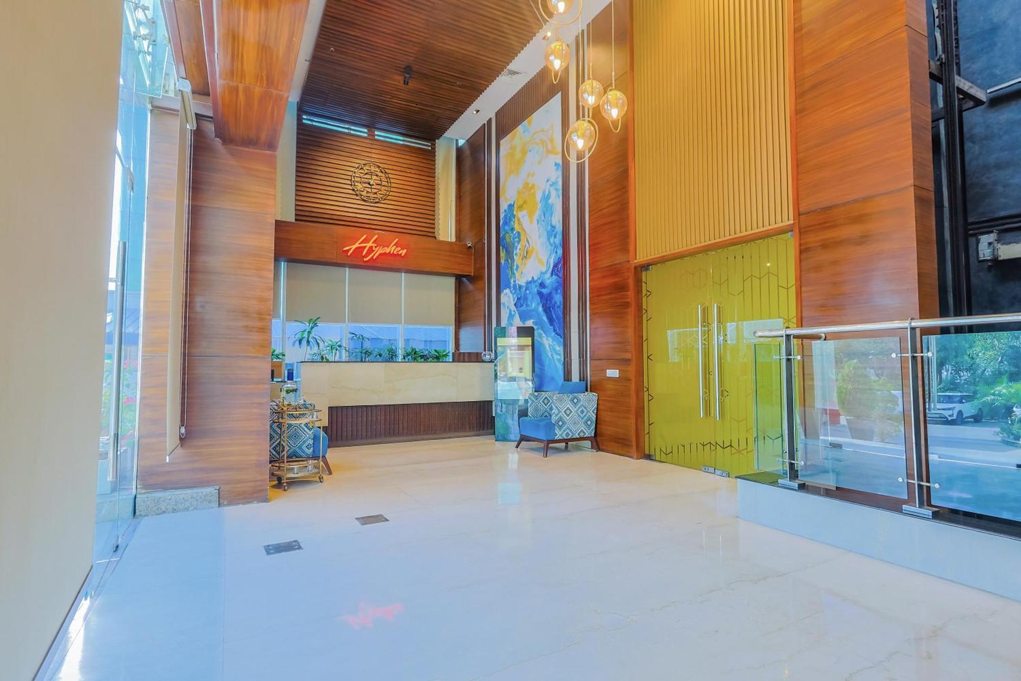Hyphen Business Hotel ノイダ エクステリア 写真