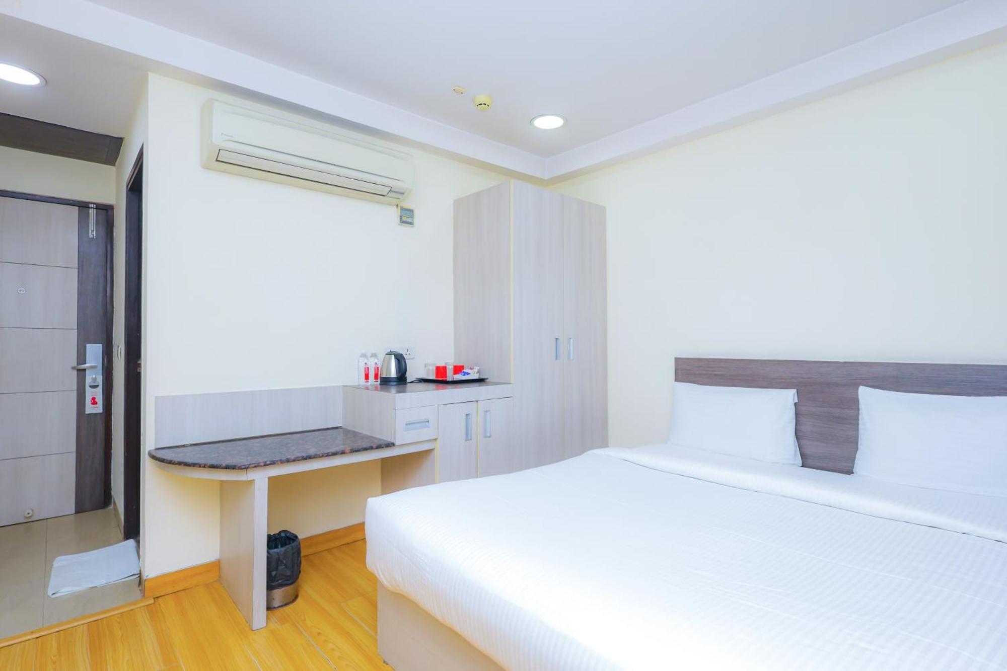 Hyphen Business Hotel ノイダ エクステリア 写真