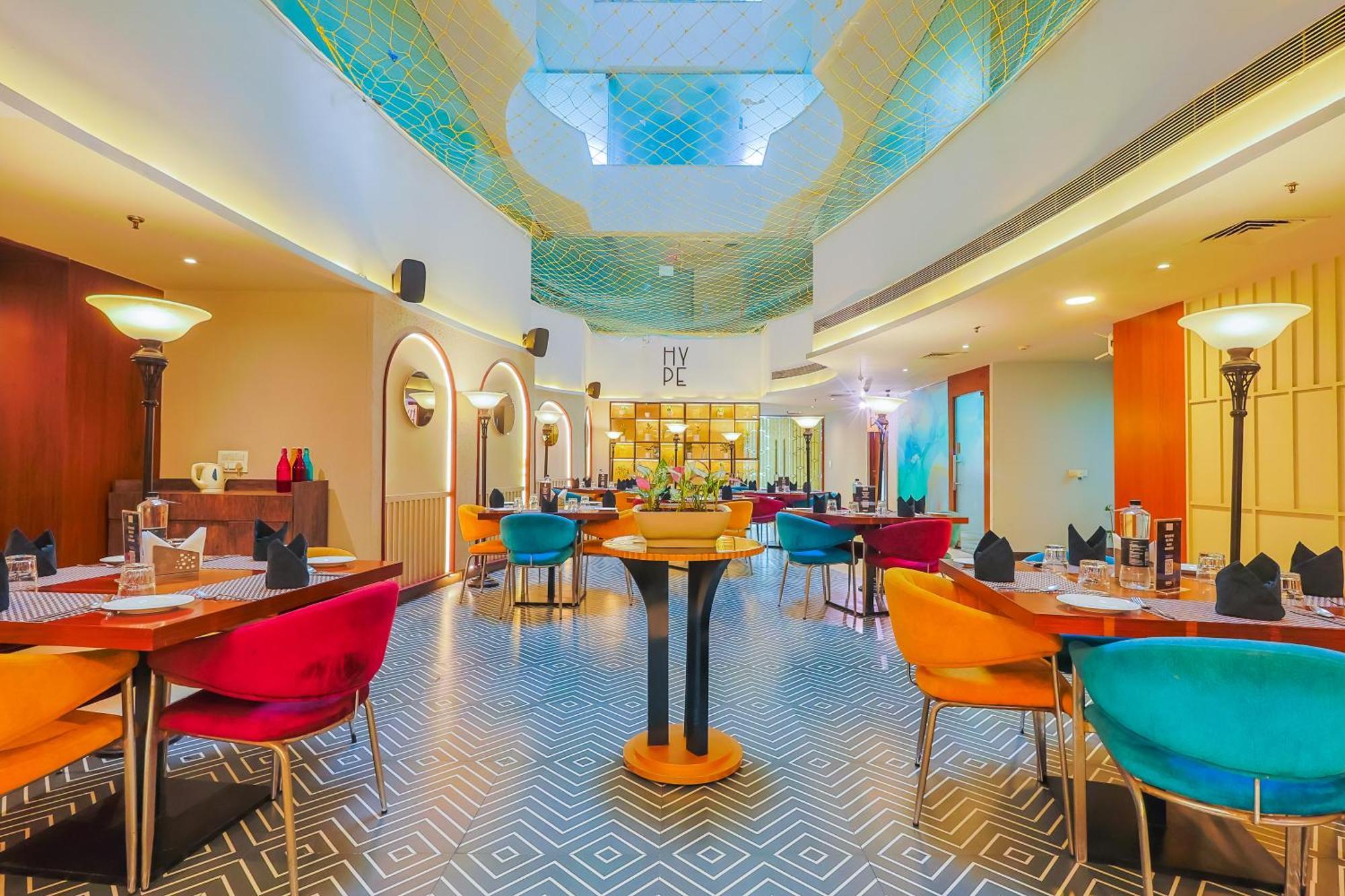 Hyphen Business Hotel ノイダ エクステリア 写真