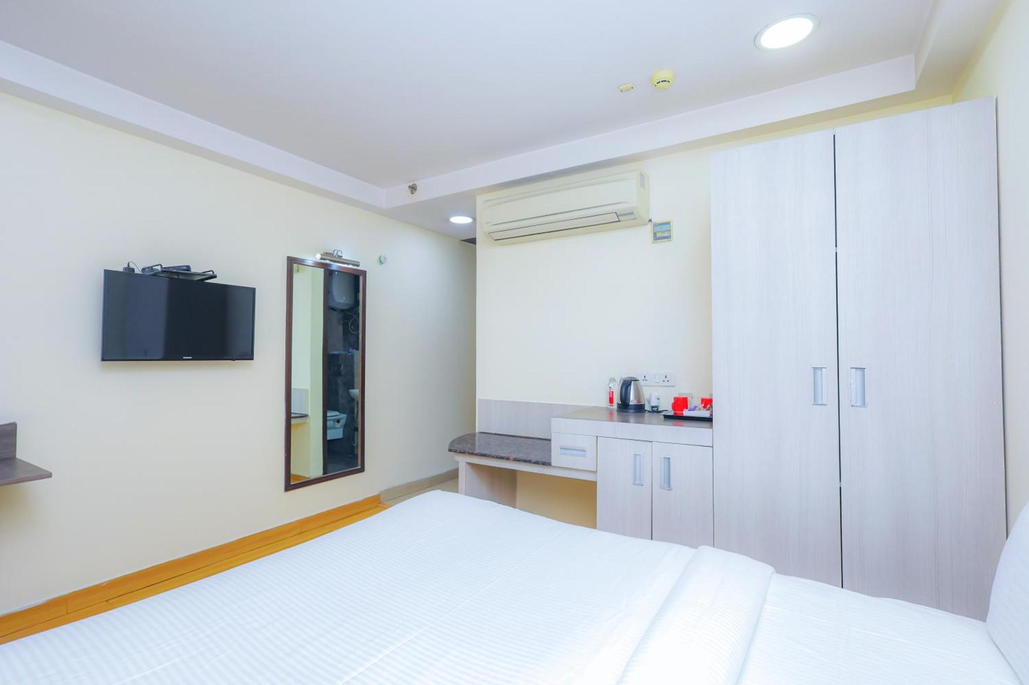 Hyphen Business Hotel ノイダ エクステリア 写真