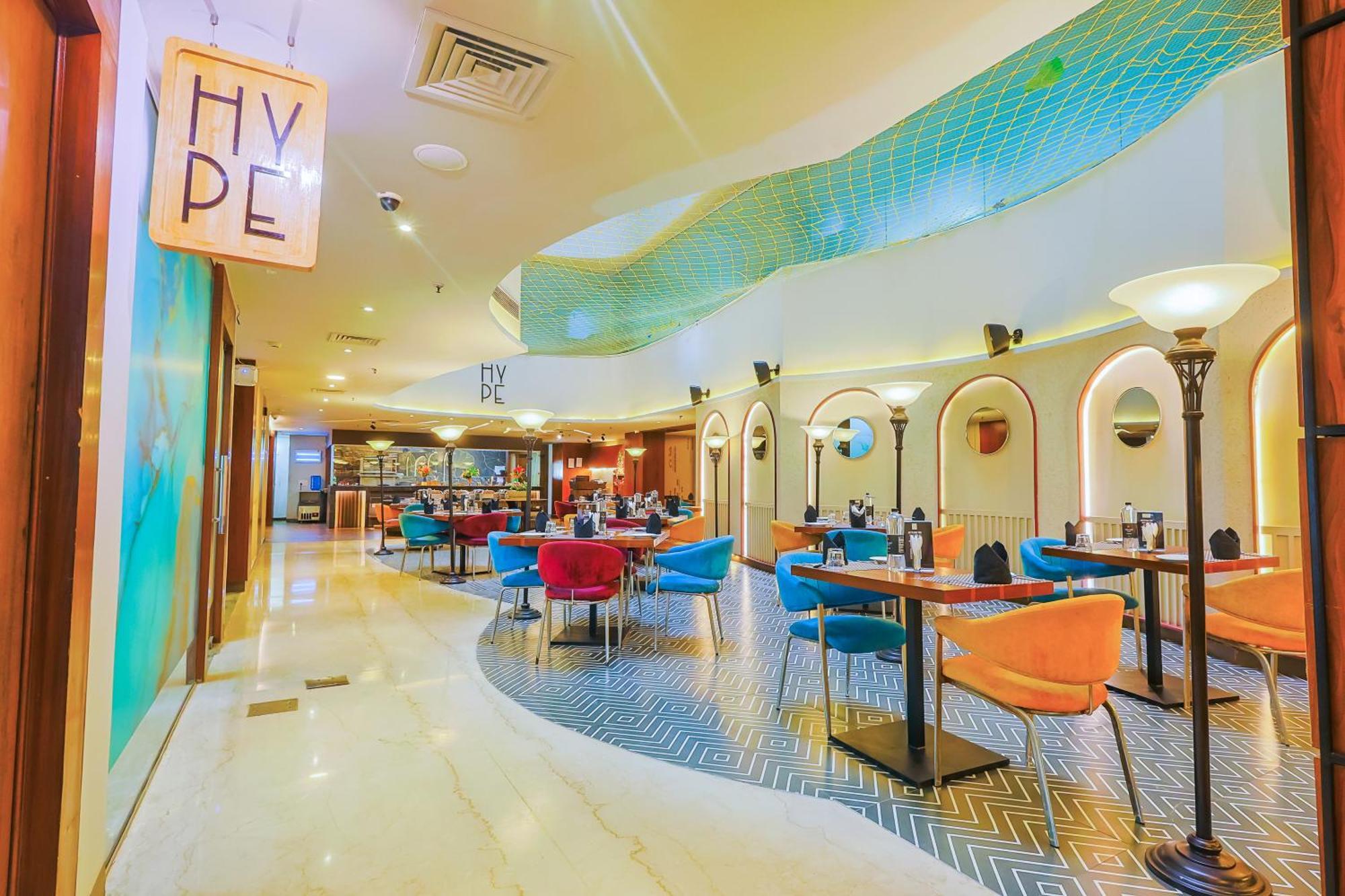 Hyphen Business Hotel ノイダ エクステリア 写真