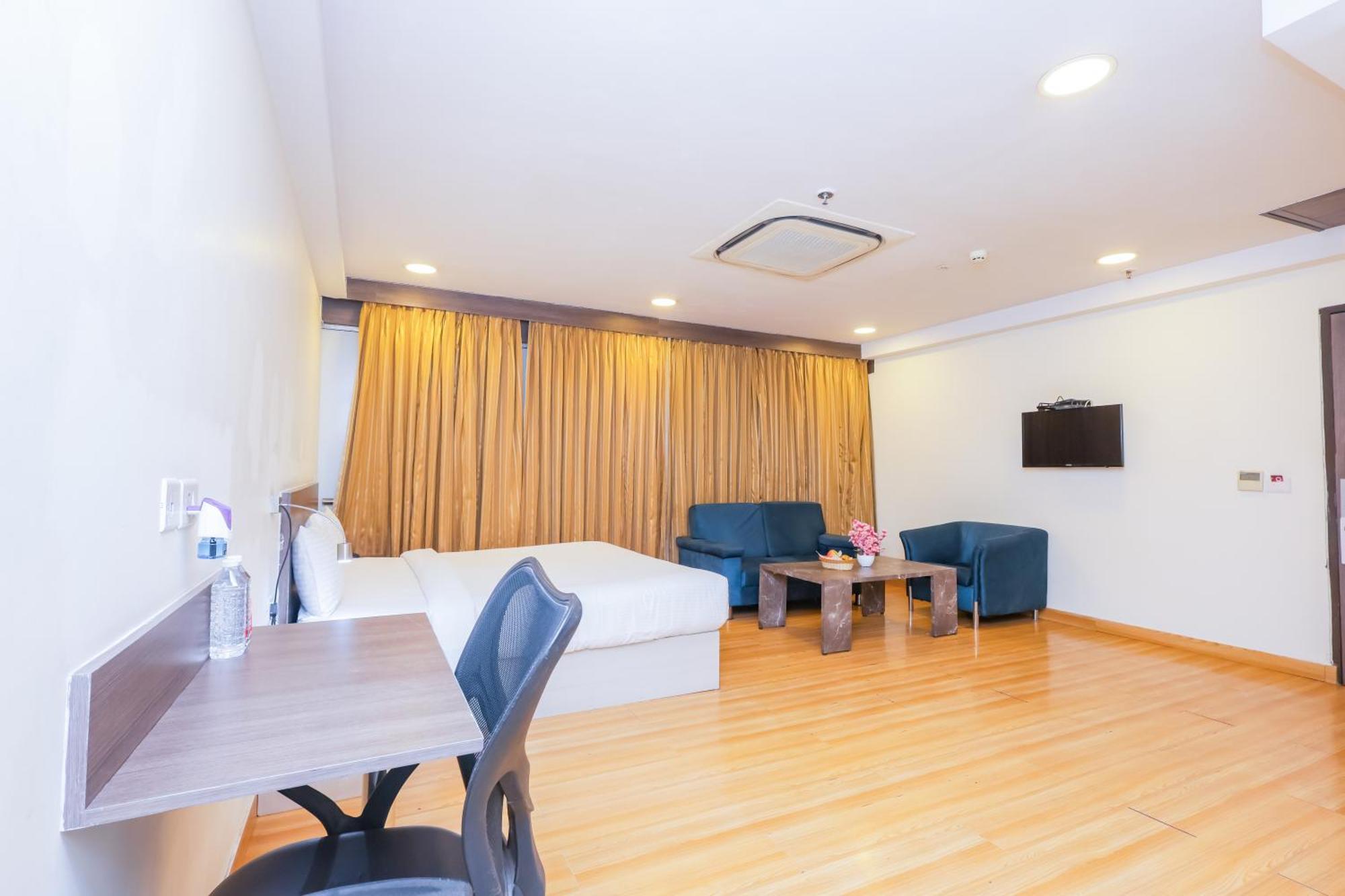 Hyphen Business Hotel ノイダ エクステリア 写真