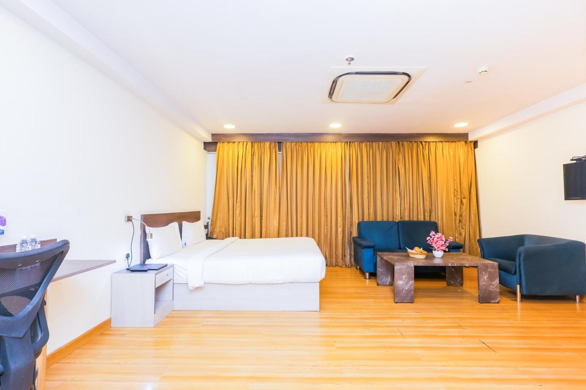 Hyphen Business Hotel ノイダ エクステリア 写真